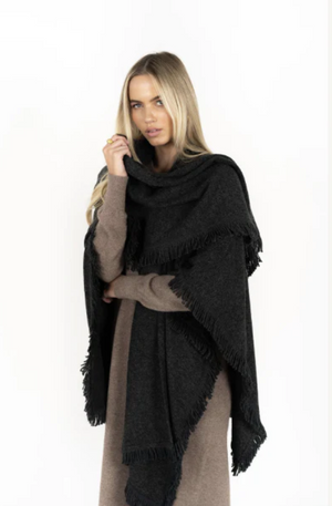 HUMIDITY LIFESTYLE FRINGE WRAP - DARK CHARCOAL - HW25612