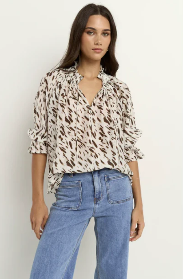 IVY & JACK CERTAINTY SHIRRED S/S TOP - WHITE CHOCOLATE ANIMAL
