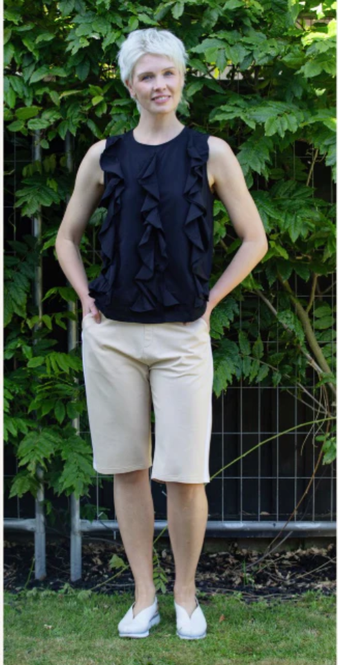 WHITE ON BLACK RUFFLE SINGLET - BLACK - PHS-2063