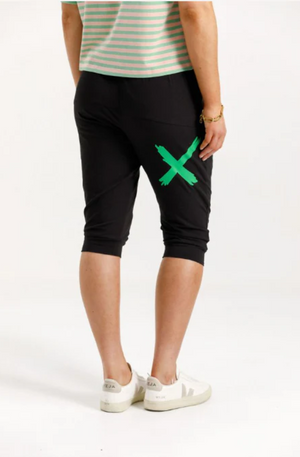 HOME-LEE 3/4 APARTMENT PANTS - BLACK WITH KELLY GREEN X