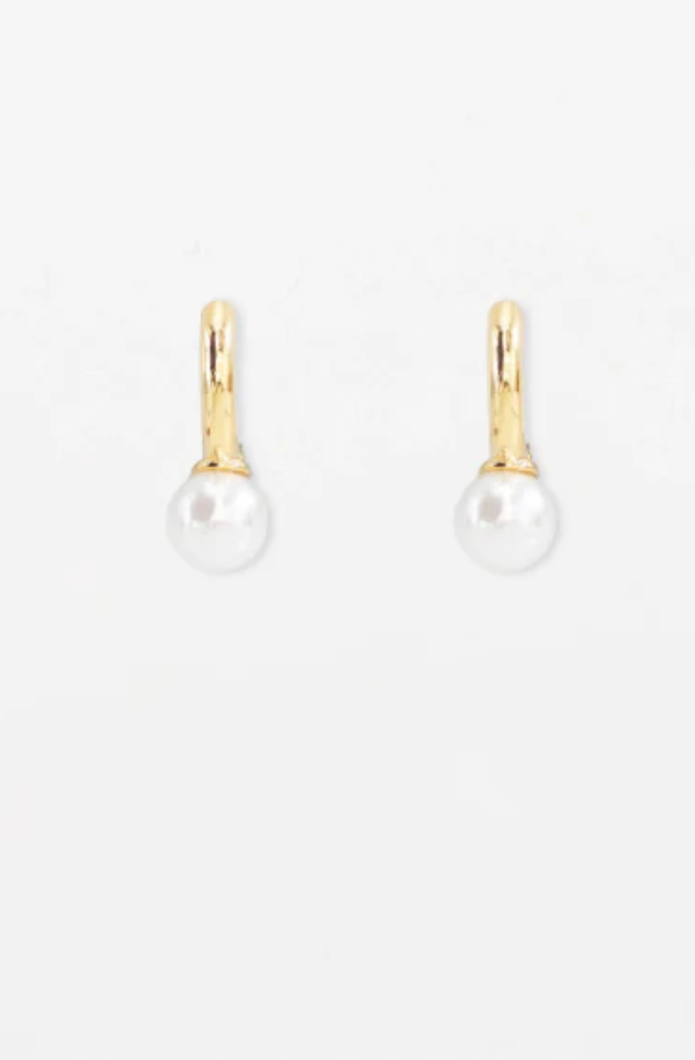 STELLA & GEMMA EARRINGS - PEARL HUGGIE - GOLD - SGE8411