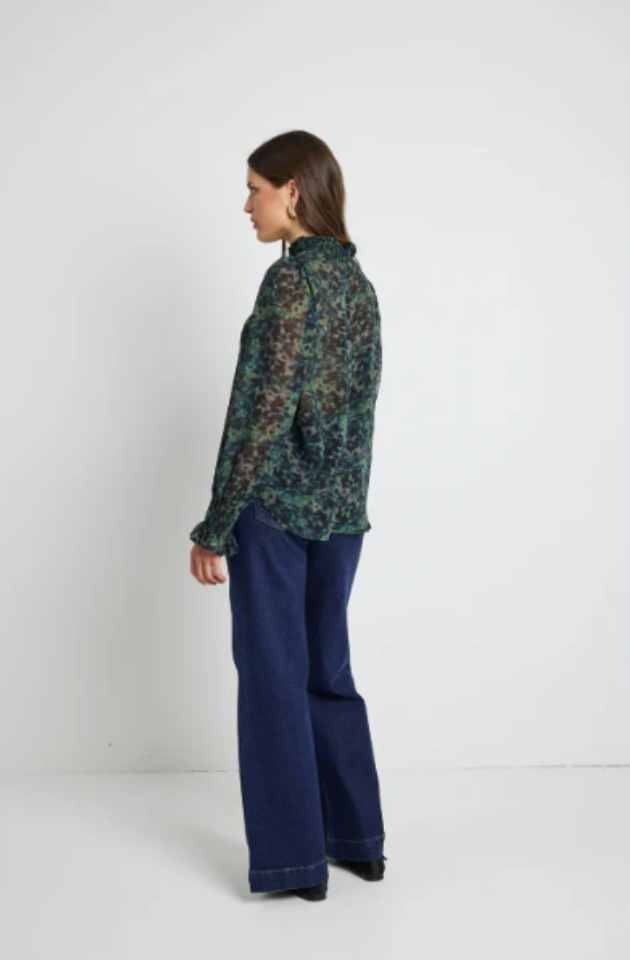 IVY & JACK EMPHATIC L/S SHIRRED NECK TOP - KHAKI DITSY PRINT