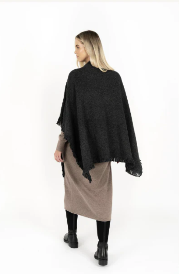 HUMIDITY LIFESTYLE FRINGE WRAP - DARK CHARCOAL - HW25612