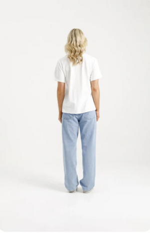HOME-LEE CHRIS TEE WHITE/BLOSSOM BERRY BOW - HL394 34   COMING SOON / PRE-ORDER