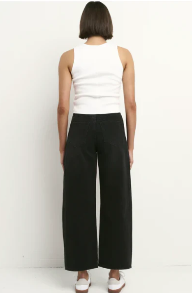 AMONG THE BRAVE - VARSITY BARREL JEANS - BLACK WASH