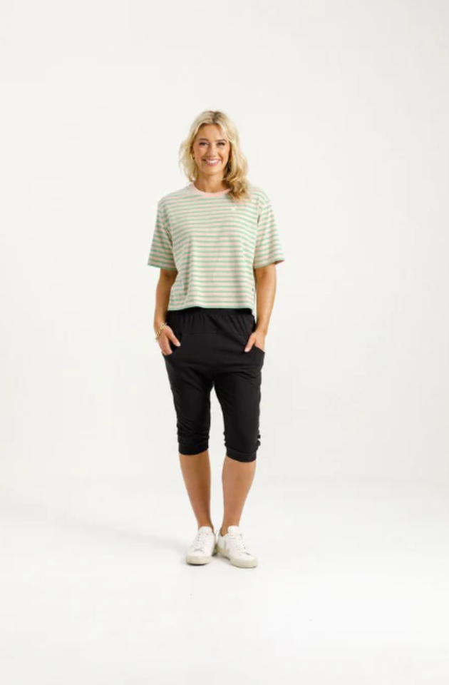 HOME-LEE 3/4 APARTMENT PANTS - BLACK WITH KELLY GREEN X