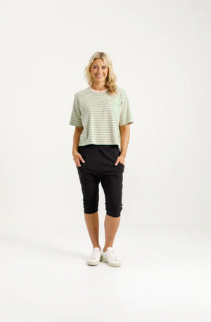 HOME-LEE 3/4 APARTMENT PANTS - BLACK WITH KELLY GREEN X