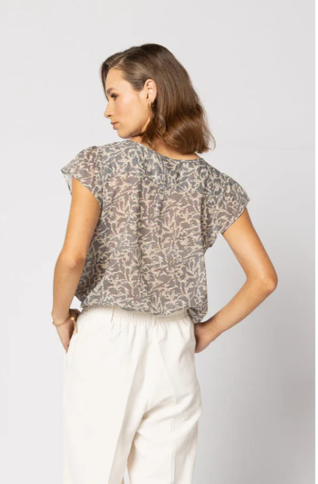 DRAMA THE LABEL TEA TIME TOP - SILVER CLOUD
