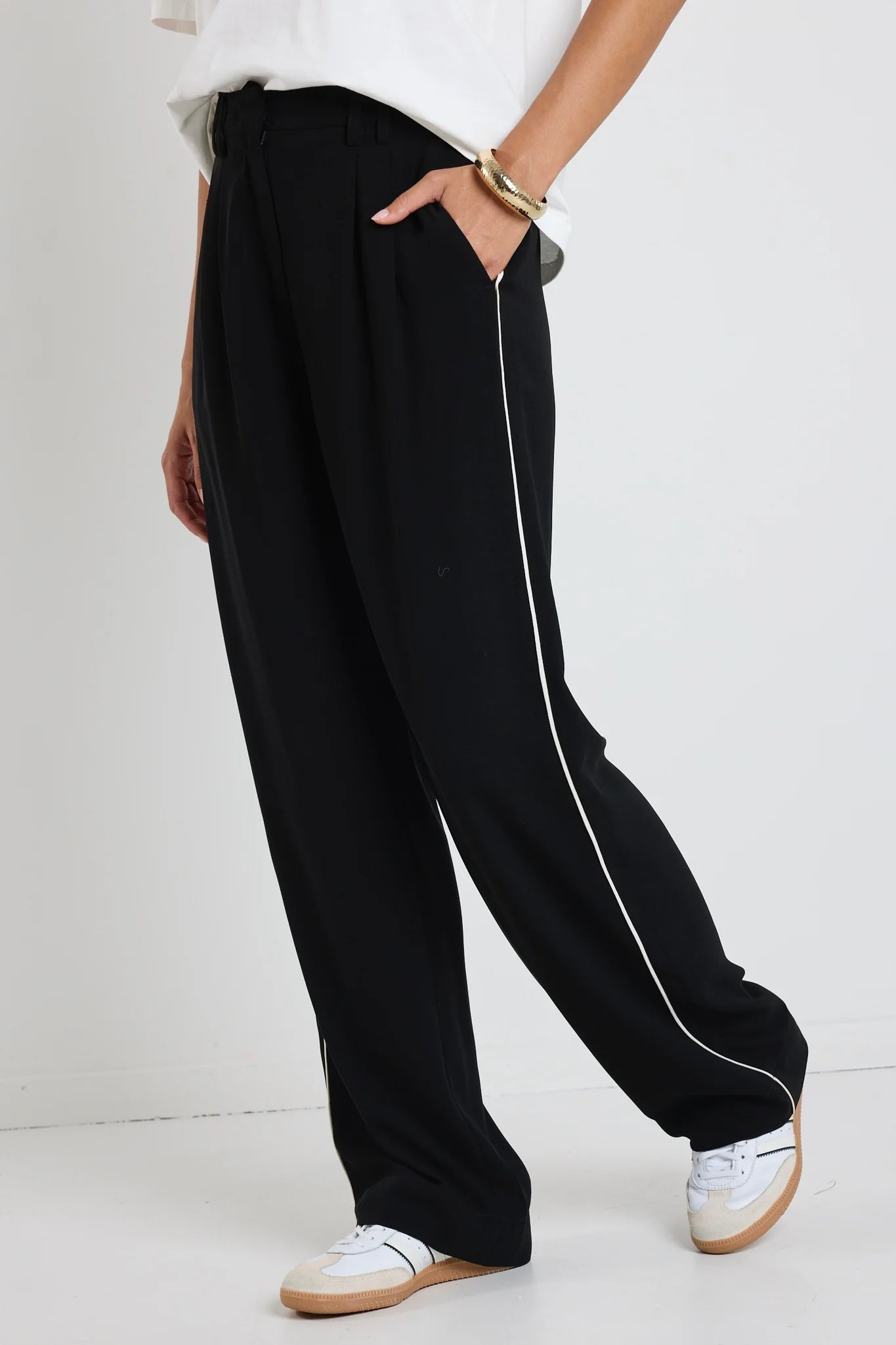 AMONG THE BRAVE - COLLECTIVE CREPE PANTS - BLACK