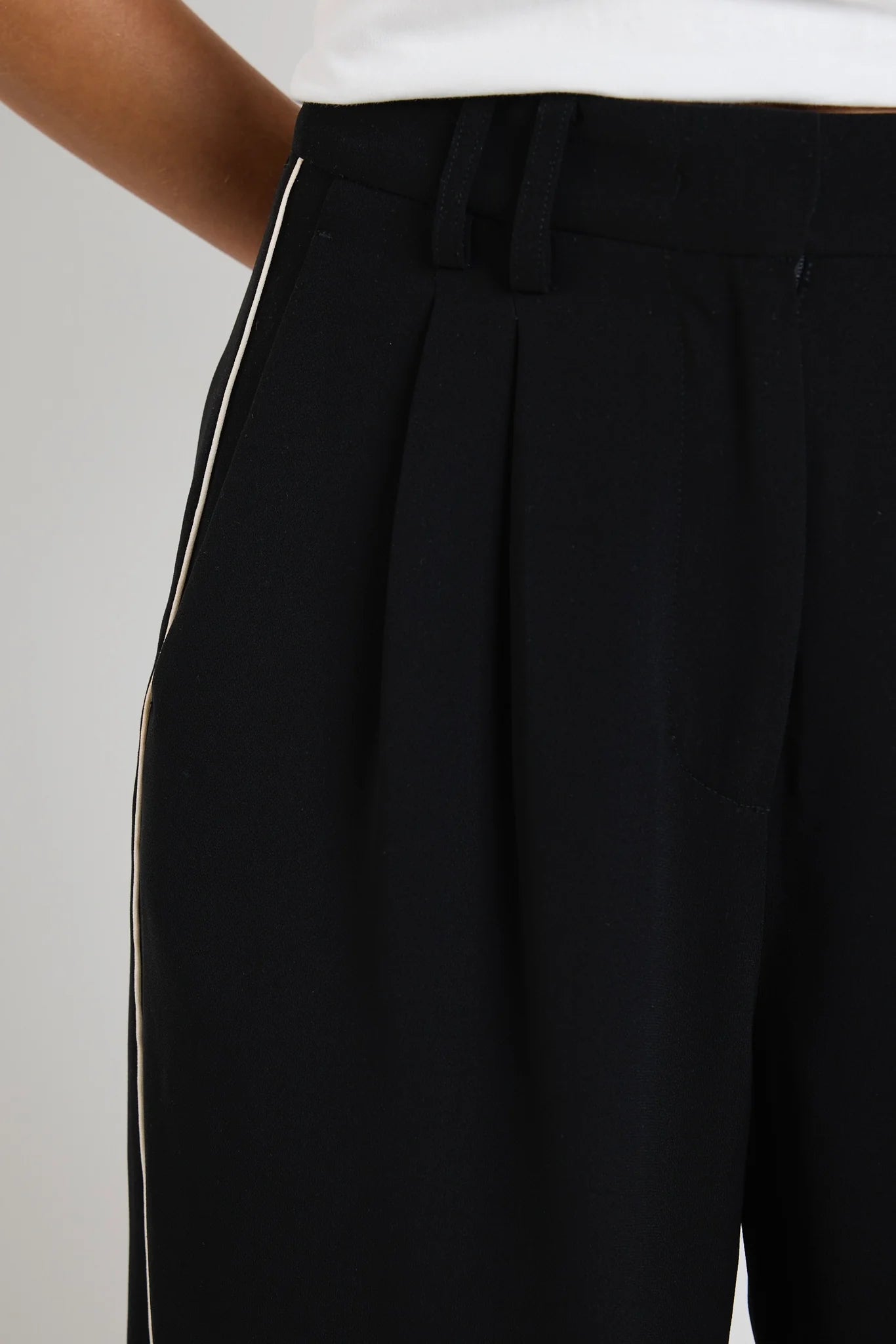 AMONG THE BRAVE - COLLECTIVE CREPE PANTS - BLACK