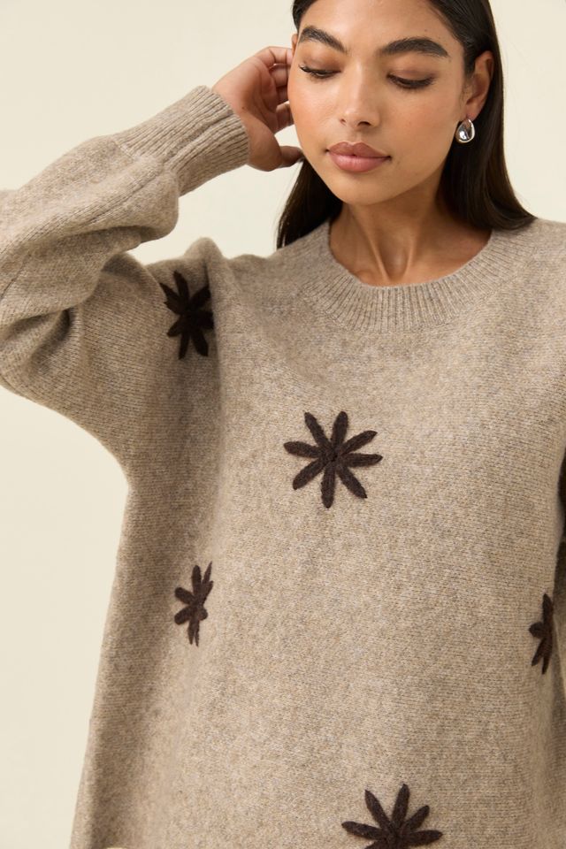 ISLE OF MINE - MIRU STITCH FLOWER JUMPER - STONE