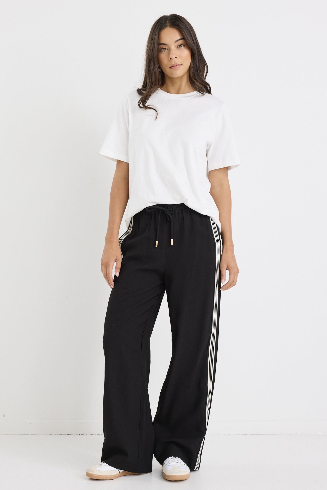 STORIES TO BE TOLD VIBE WIDE LEG PANTS - BLACK JAQUARD STRIPE