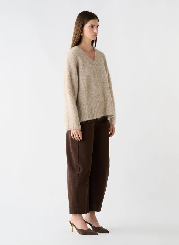 ESMAEE WHISPER V NECK SWEATER - OATMEAL