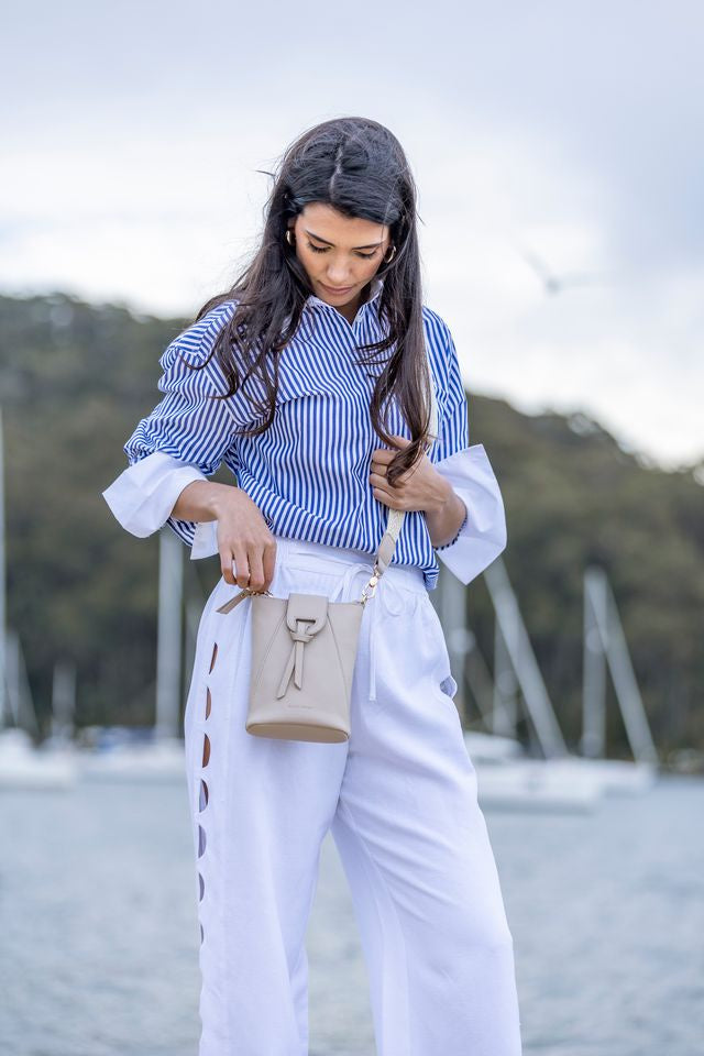 BLACK CAVIAR BAGS - LAINEY PHONE CROSSBODY - OATMEAL