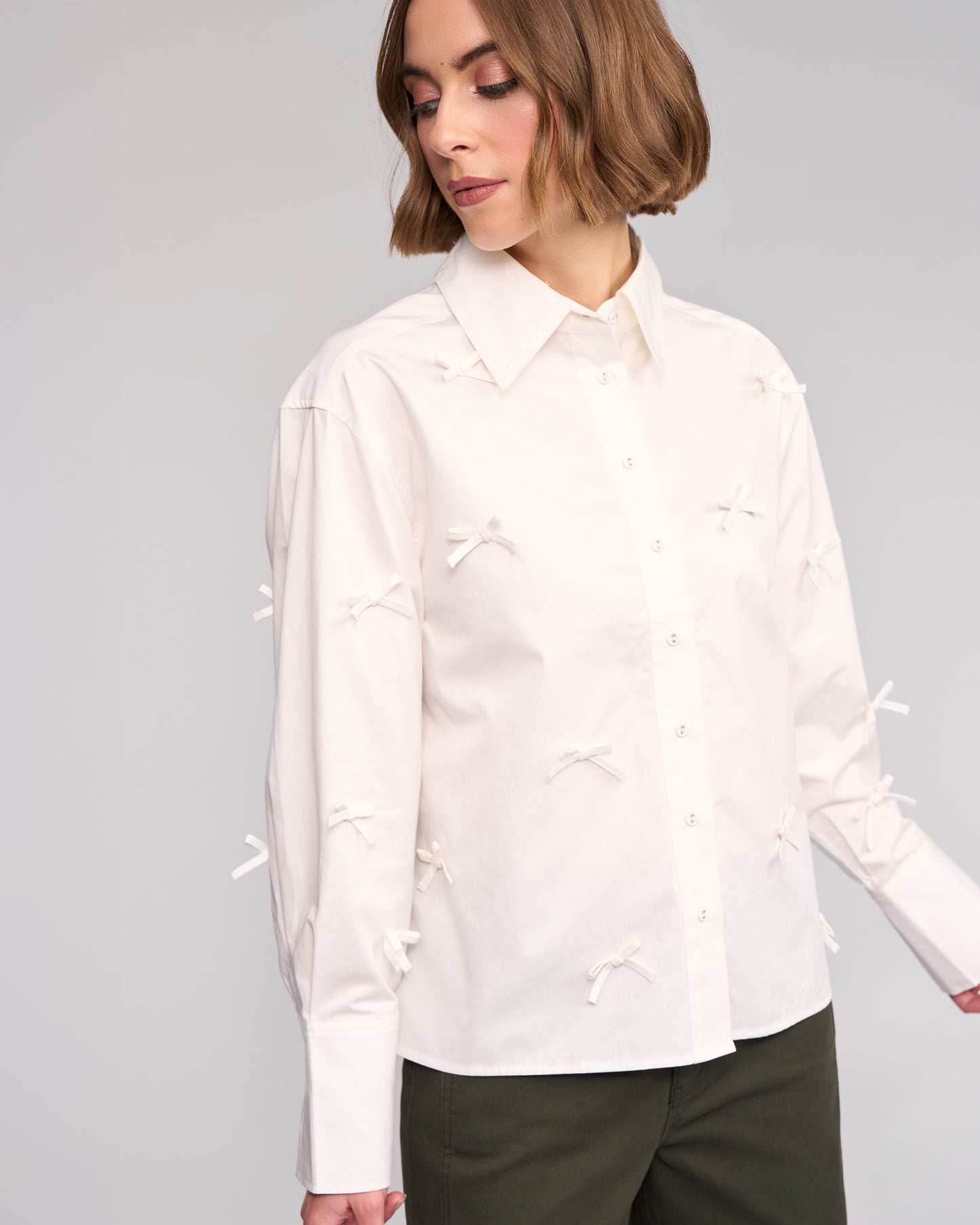 KNEWE BOW SHIRT - OFF WHITE