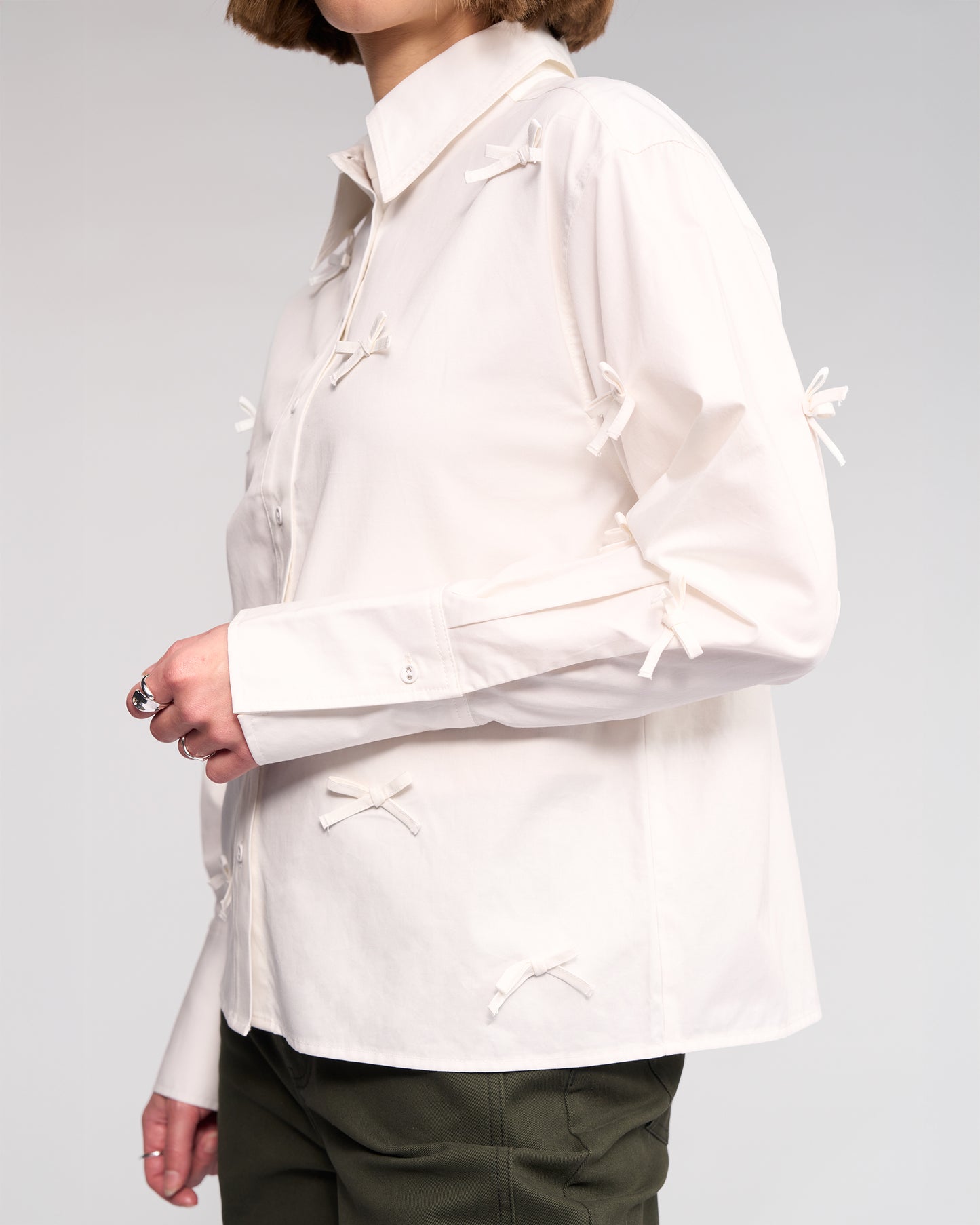KNEWE BOW SHIRT - OFF WHITE