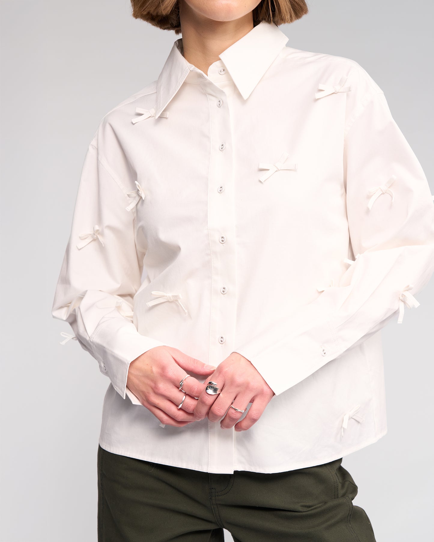 KNEWE BOW SHIRT - OFF WHITE