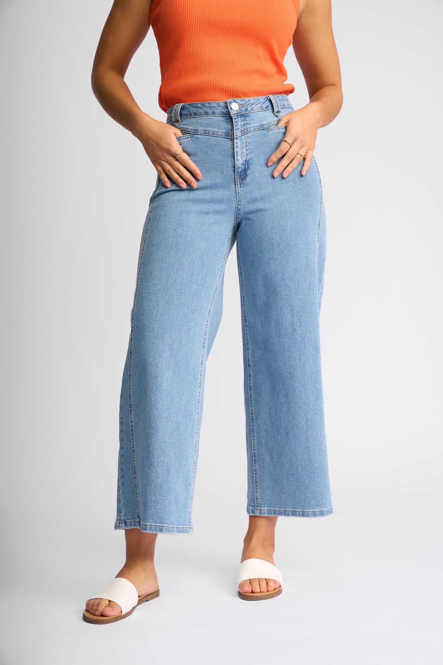 KNEWE INDEX JEAN - LIGHT WASH DENIM