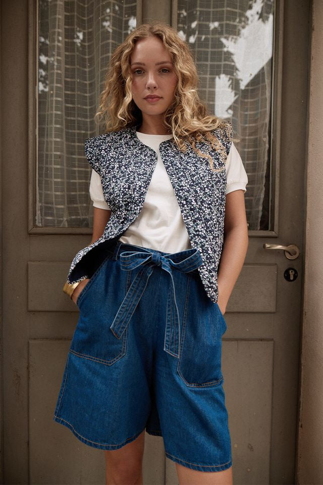 MOLLY BRACKEN WOVEN SHORTS - MID BLUE