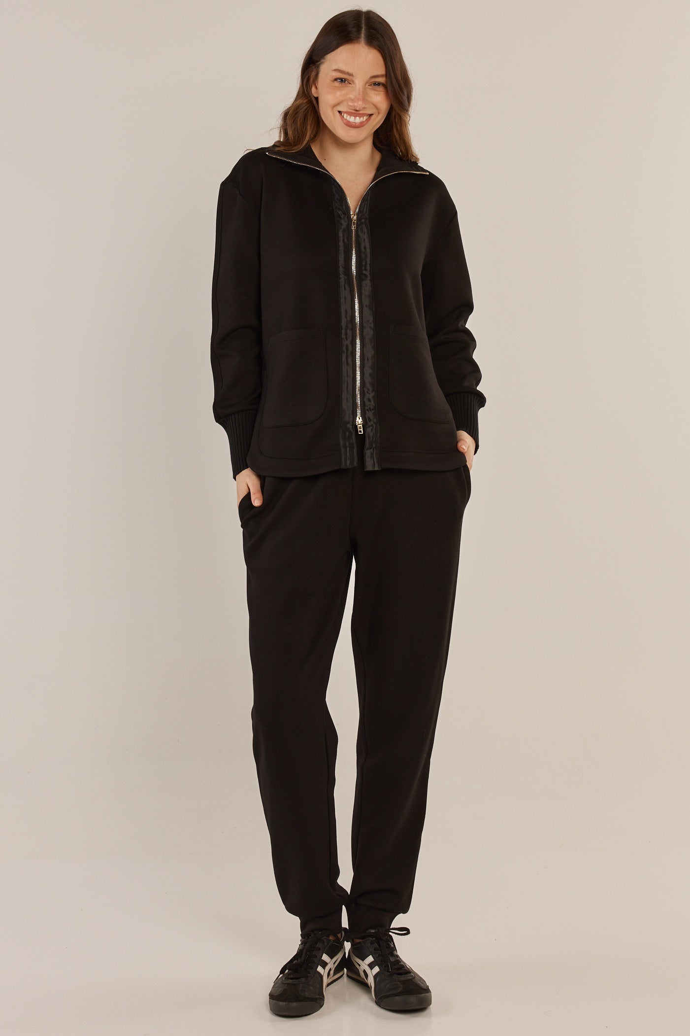 BETTY BASICS SABINA SWEATSHIRT - BLACK