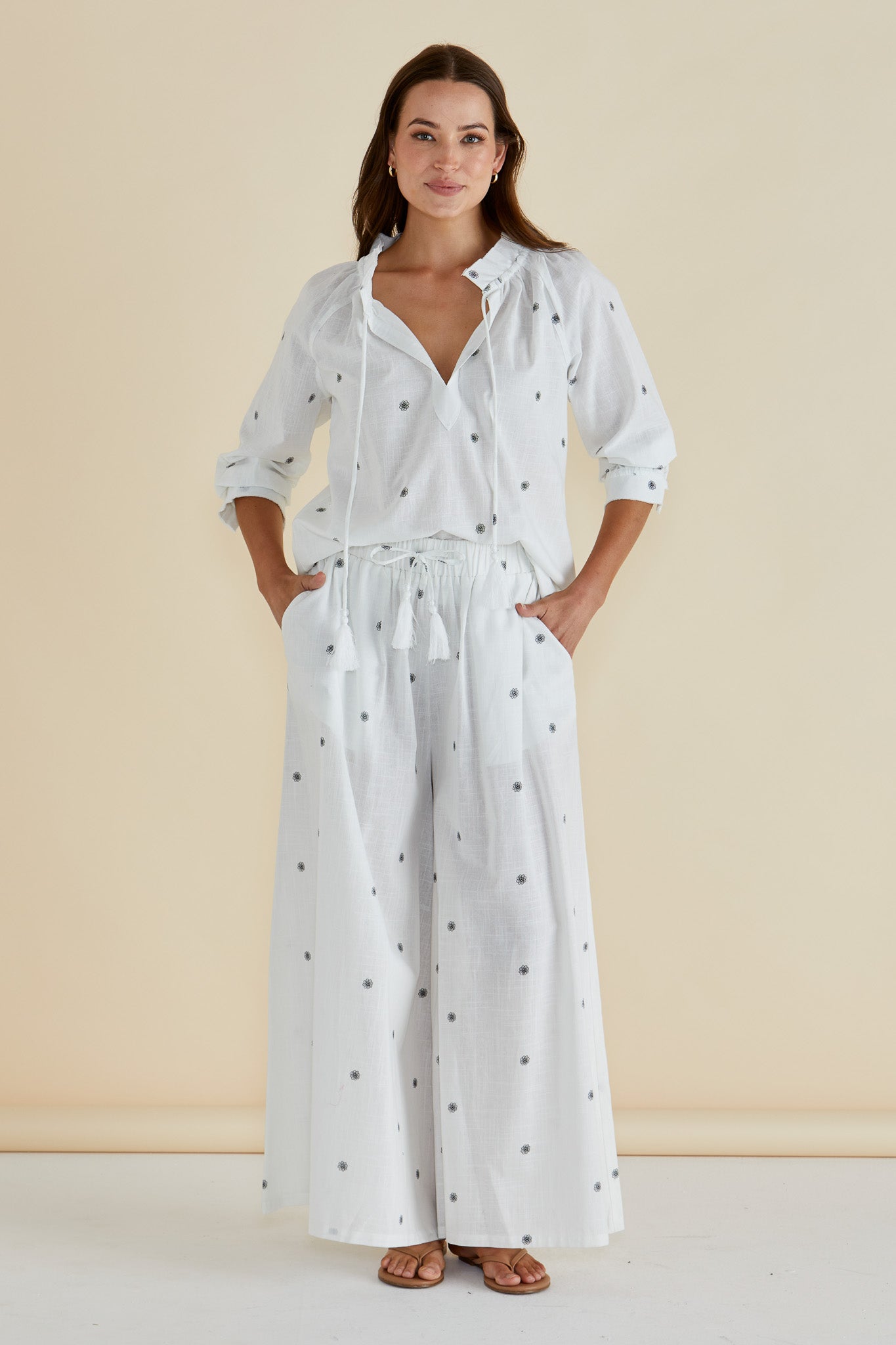 BETTY BASICS CHARLI BLOUSE - BLACK FLORAL PRINT