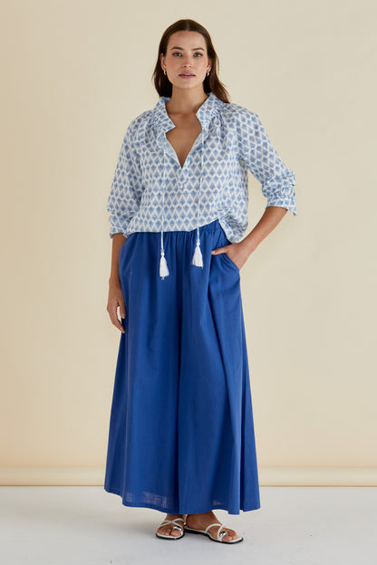 BETTY BASICS CHARLI BLOUSE - BLUE LOTUS PRINT