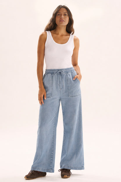 BETTY BASICS SAFFRA RELAX LEG JEAN - BLUE DENIM