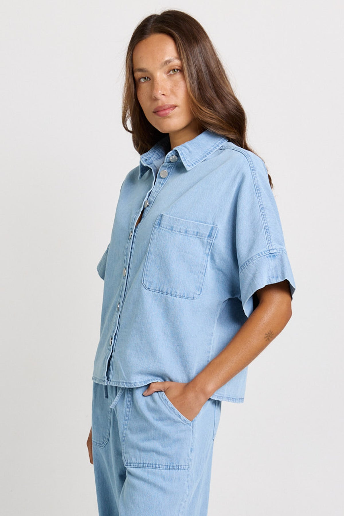 BETTY BASICS DAWN DENIM SHIRT - BLUE DENIM