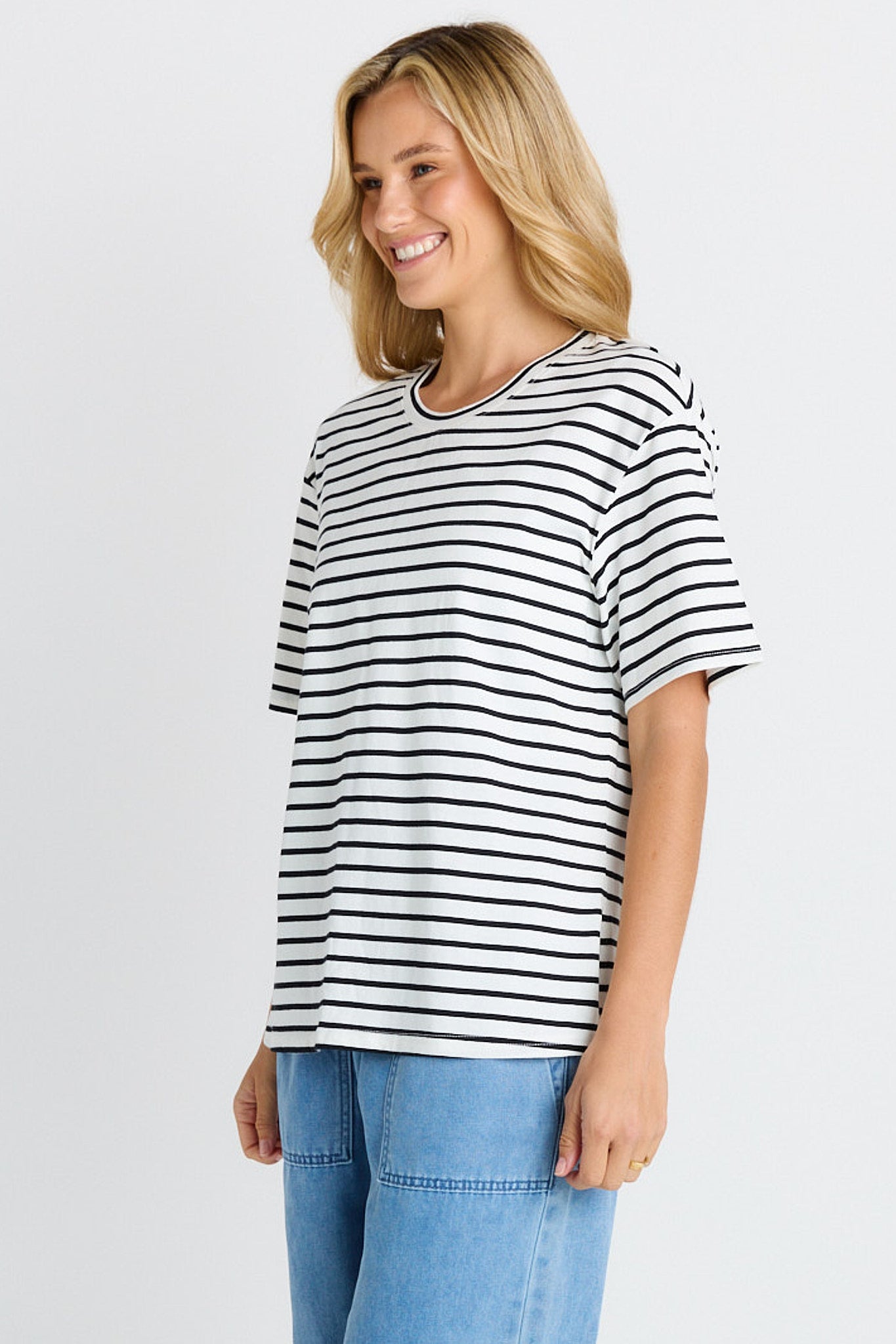 BETTY BASICS RELAX BOXY TEE - BLACK/WHITE STRIPE