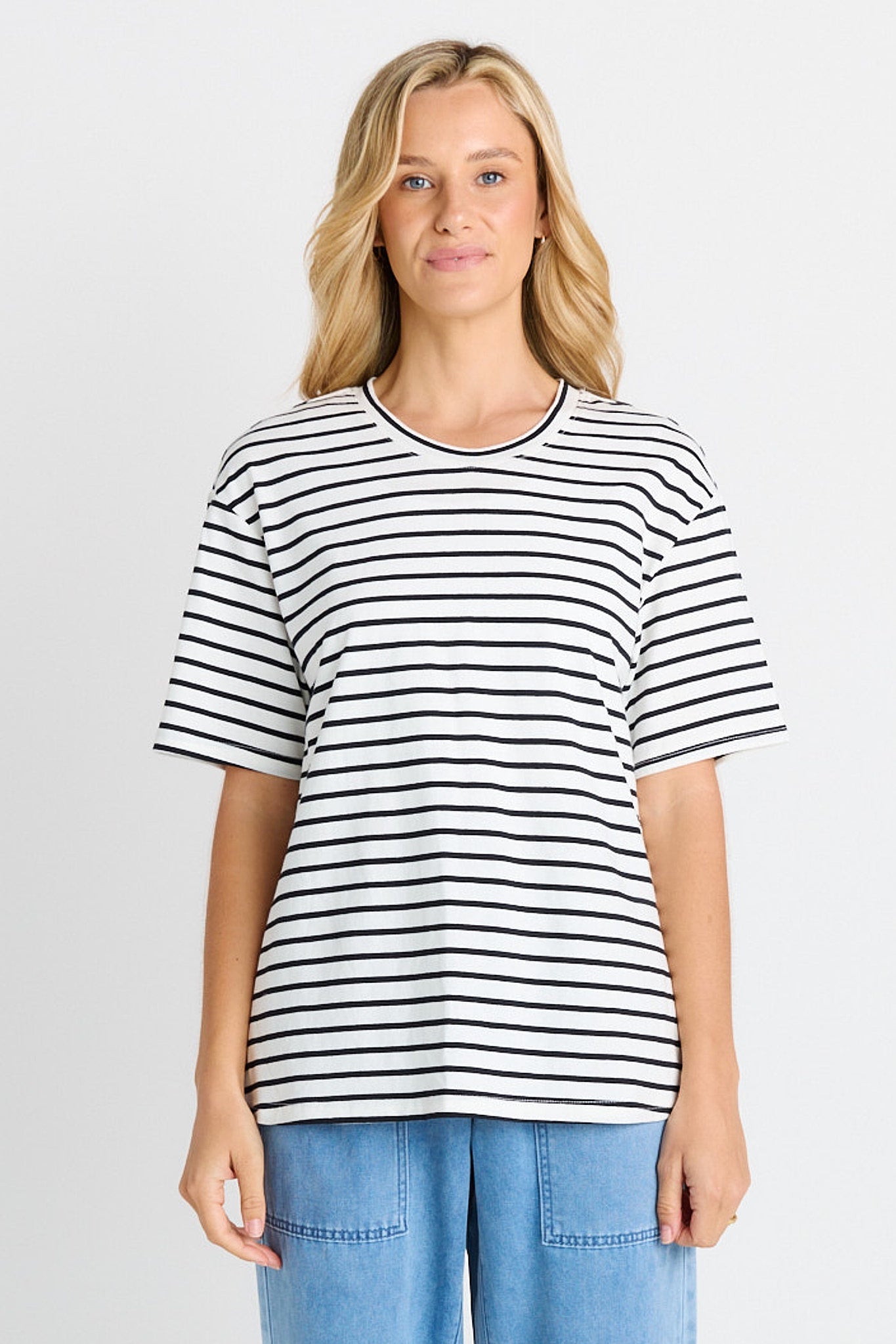 BETTY BASICS RELAX BOXY TEE - BLACK/WHITE STRIPE
