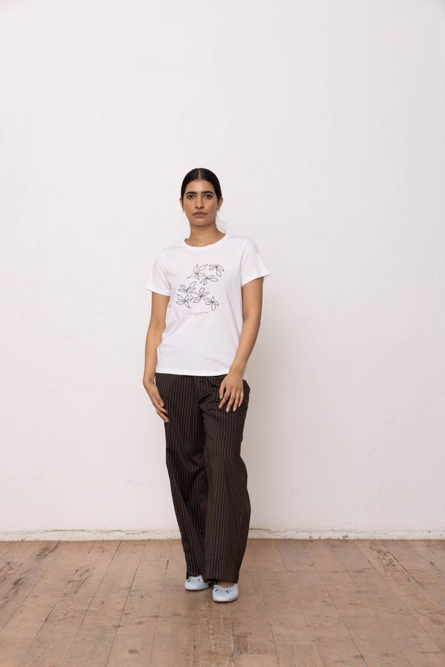 DRESSED FLORAL SKETCH T-SHIRT - WHITE/BLACK PRINT