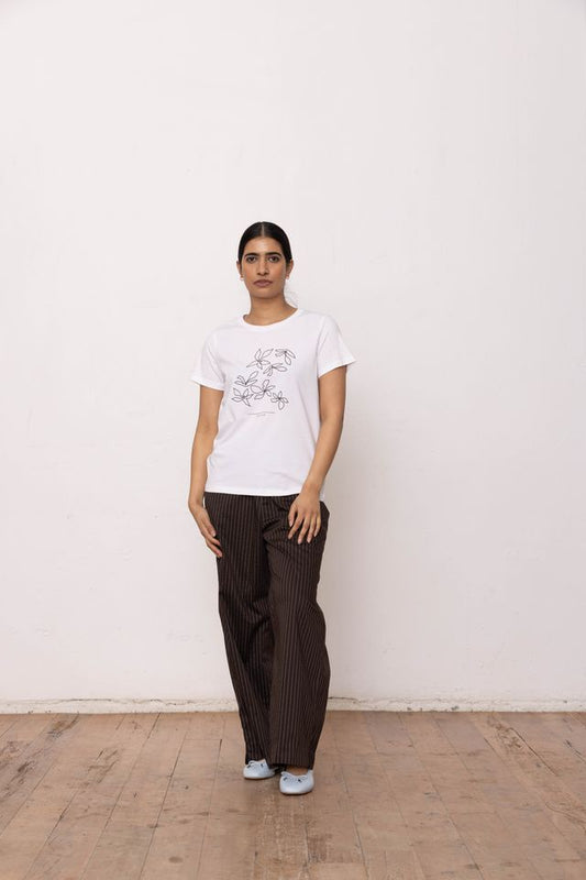 DRESSED FLORAL SKETCH T-SHIRT - WHITE/BLACK PRINT